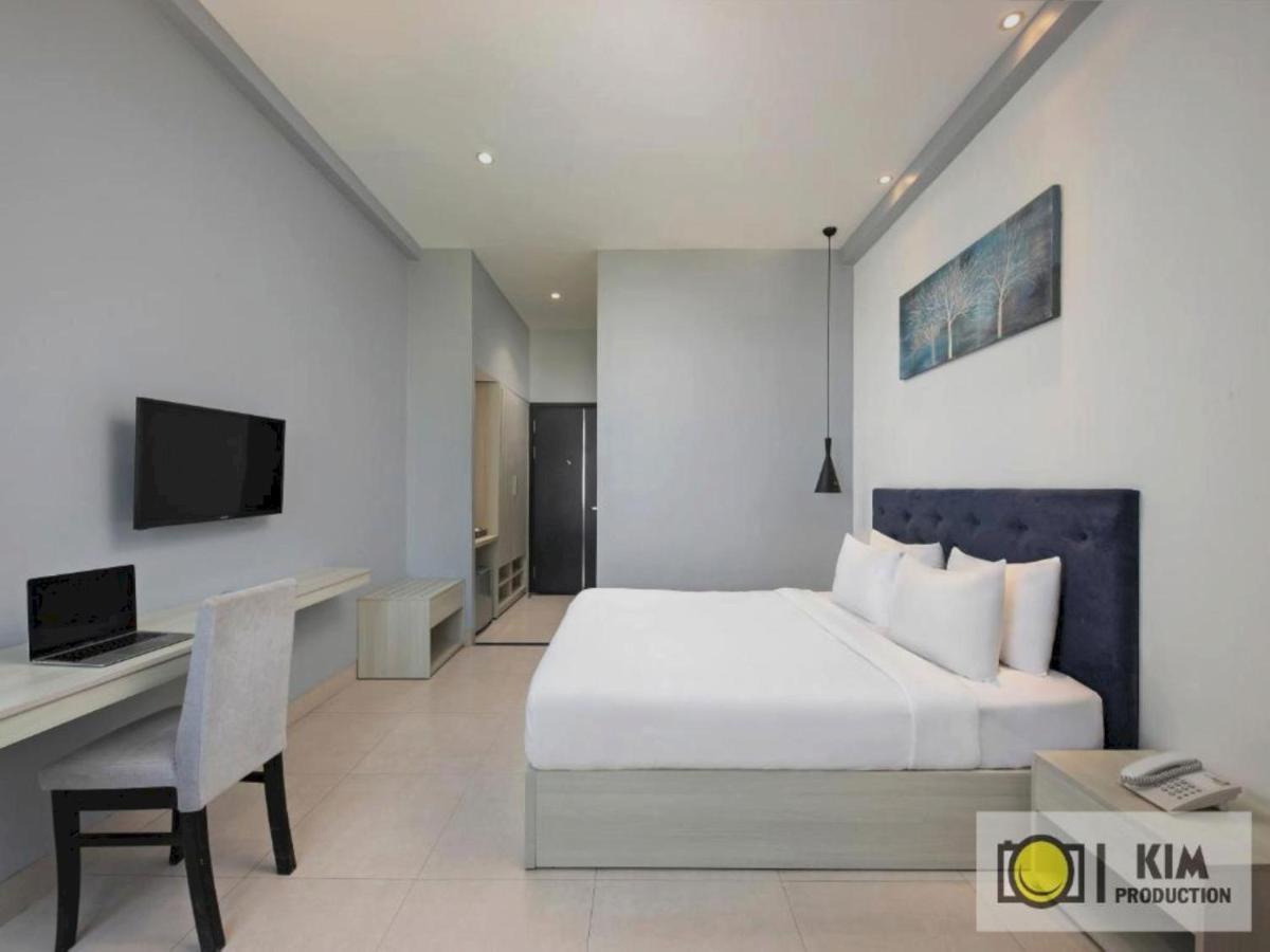 Capital O 1200 Salem Riverside Hotel Da Nang Exterior photo